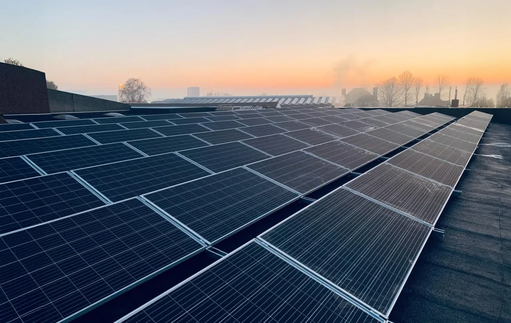 Zonnepanelen zonder salderen: is het nog rendabel?